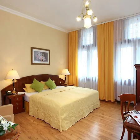 호텔 Am Markt 바하라흐